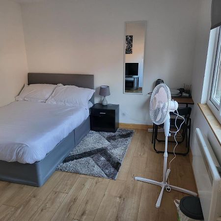 Midway Hotel Уотфорд Екстериор снимка